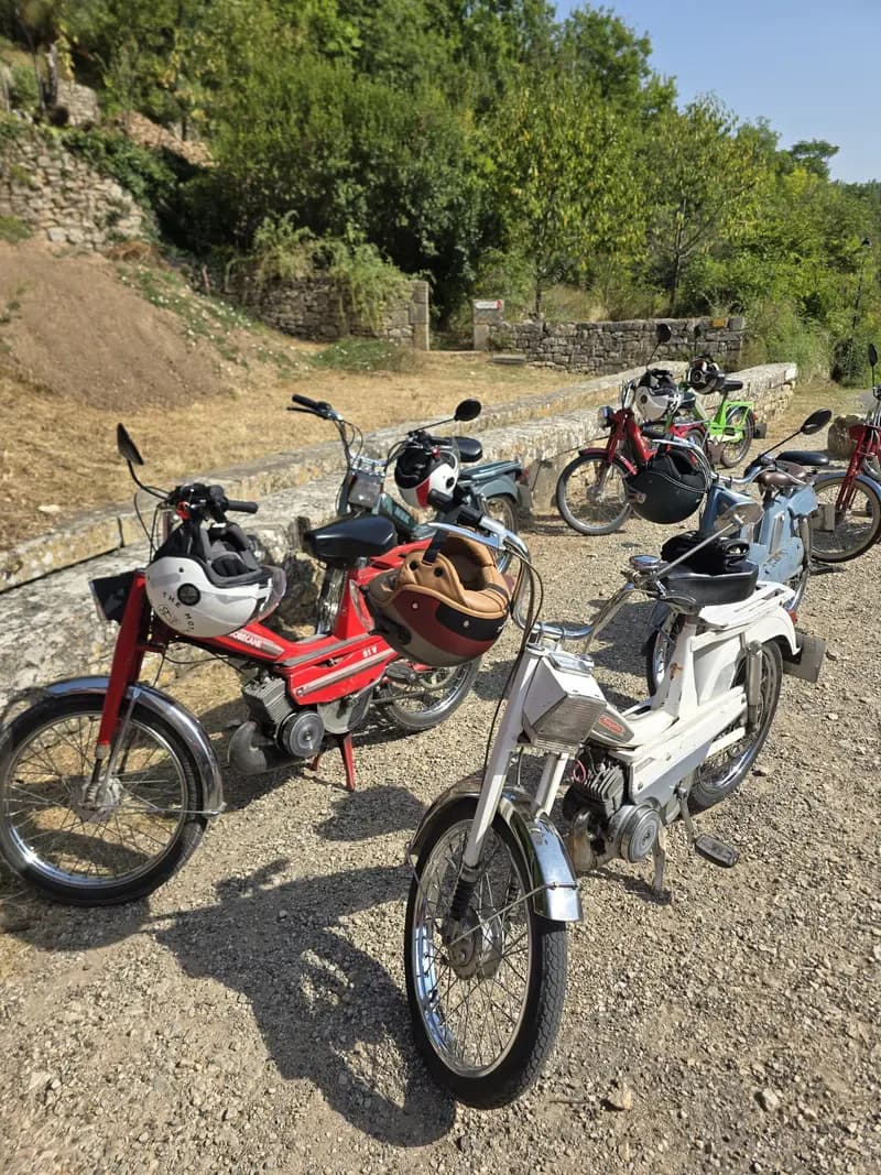 Balade en mobylette dans la Toscane occitane