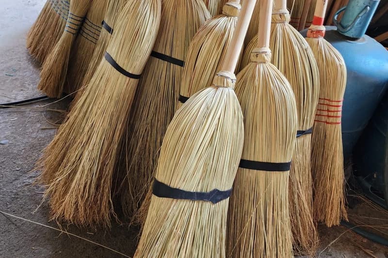 Les secrets du balai de paille de Grisolles