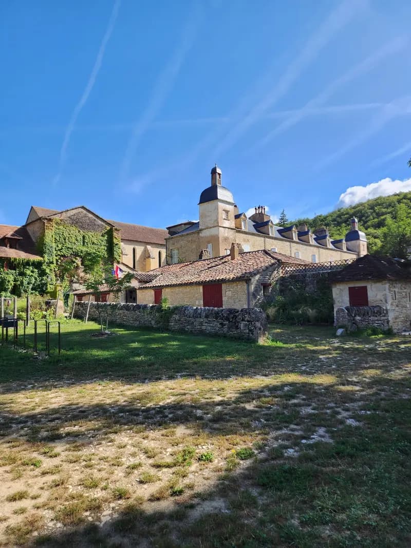 Près de l’abbaye de Beaulieu-en-Rouergue
