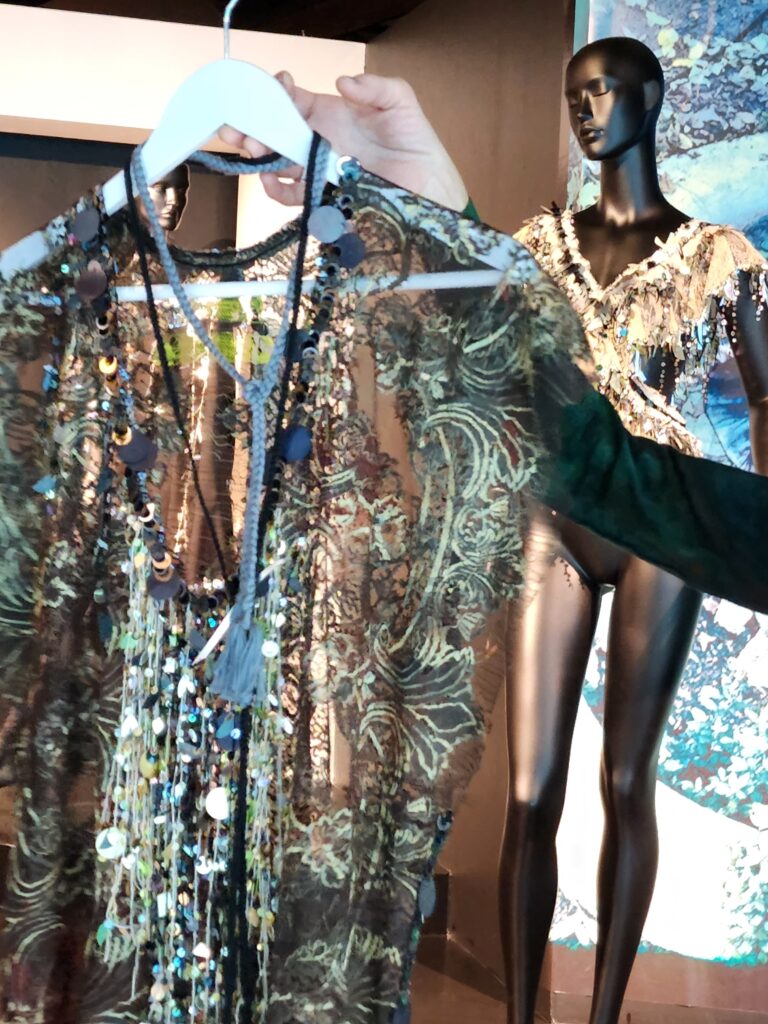 Robe de l'exposition fred sathal au musée de Caudry