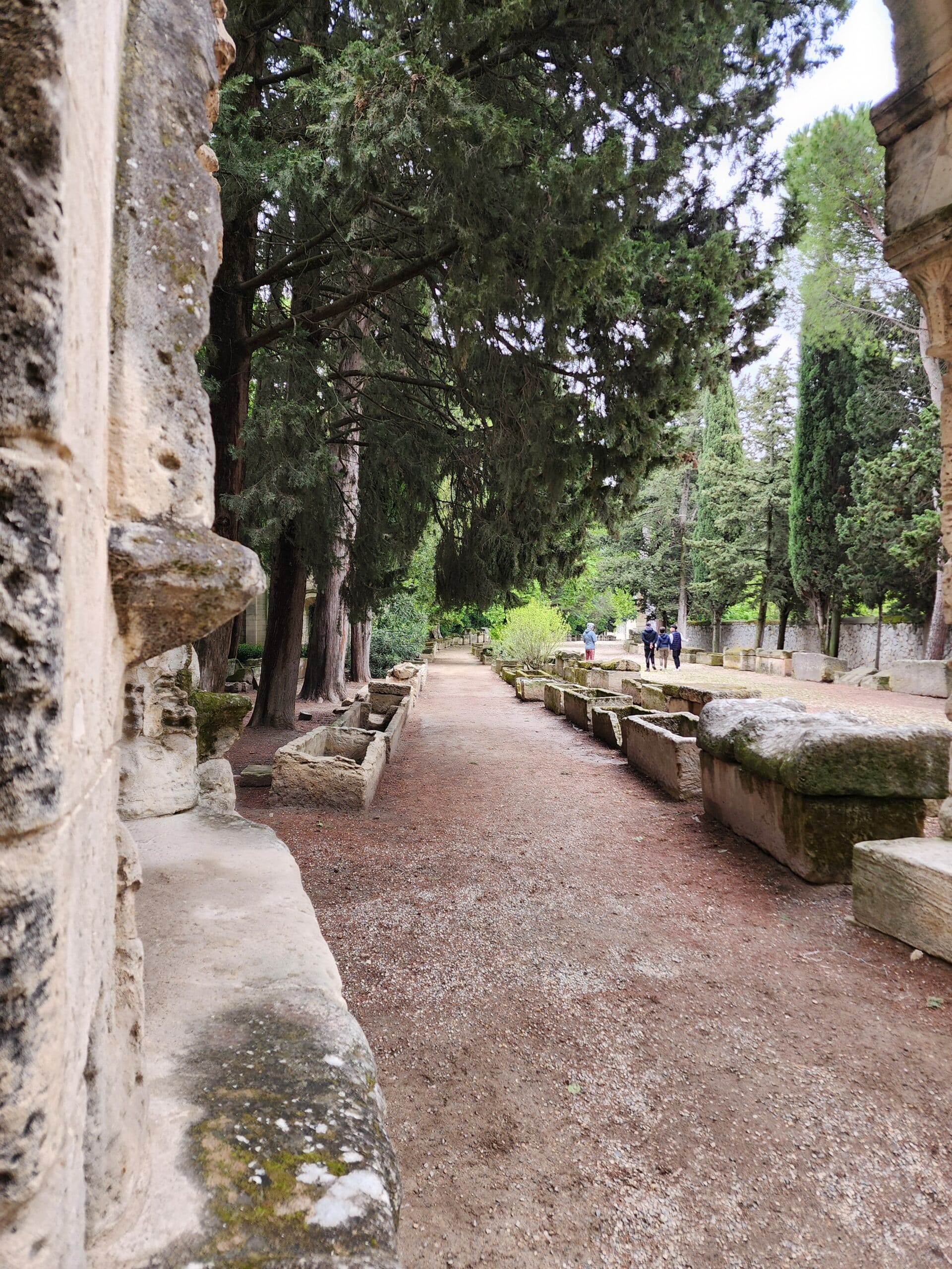alignement de sarcophages