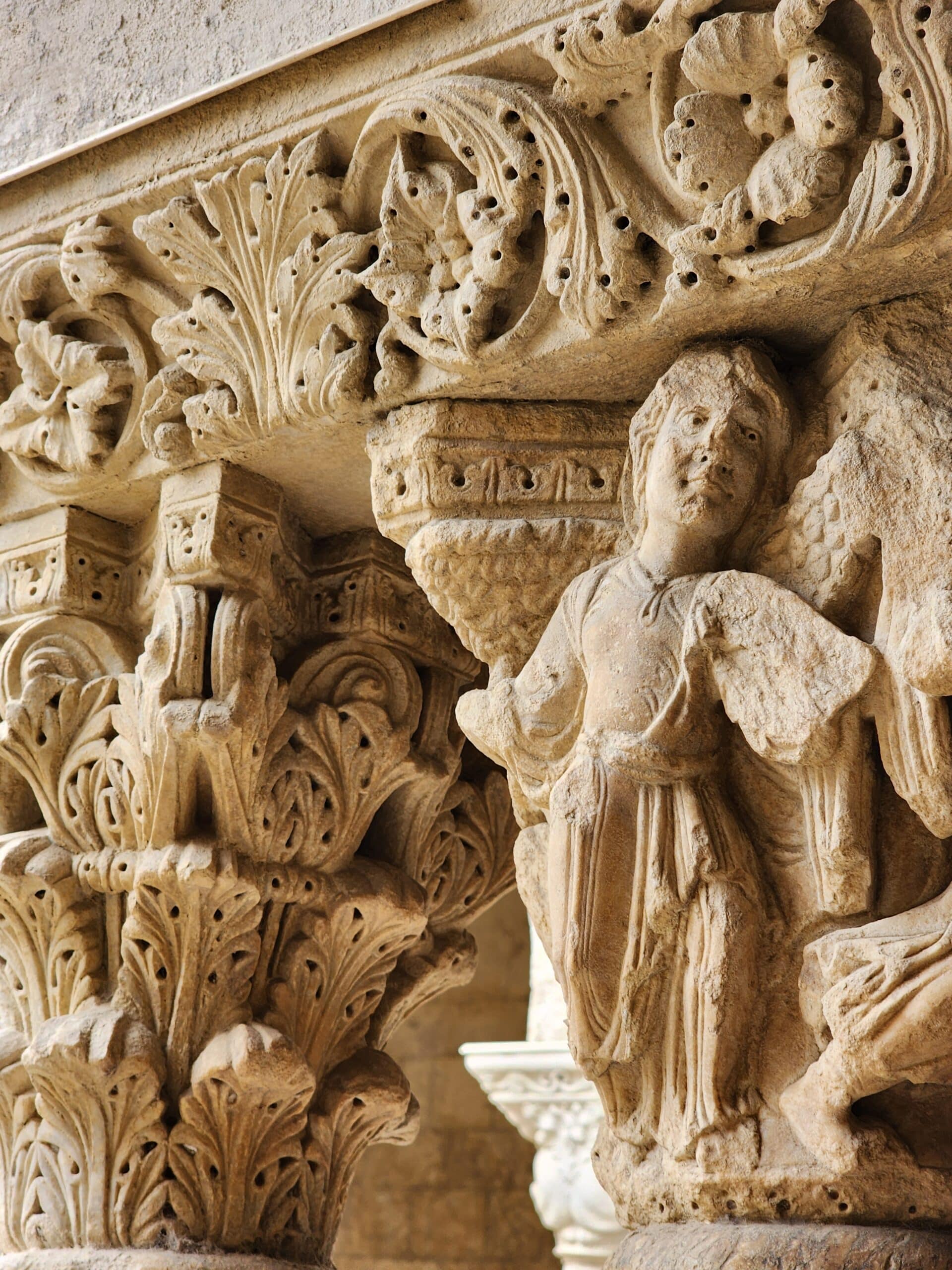 Chapiteaux du cloître Saint Trophime