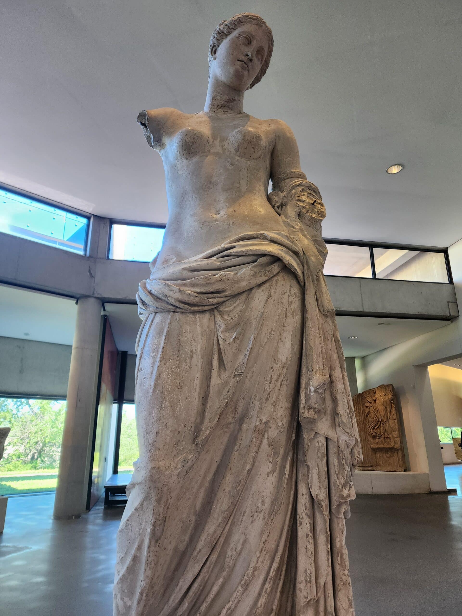 Statue au musée départemental antique d'Arles
