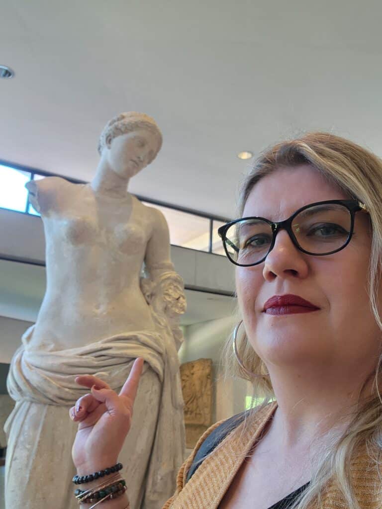 Statue au musée départemental antique d'Arles