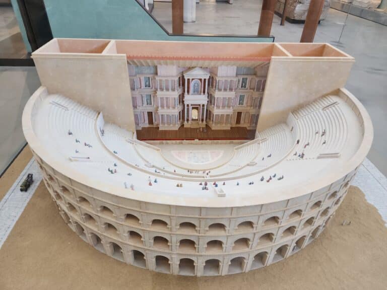 Maquette au musée Arles antique