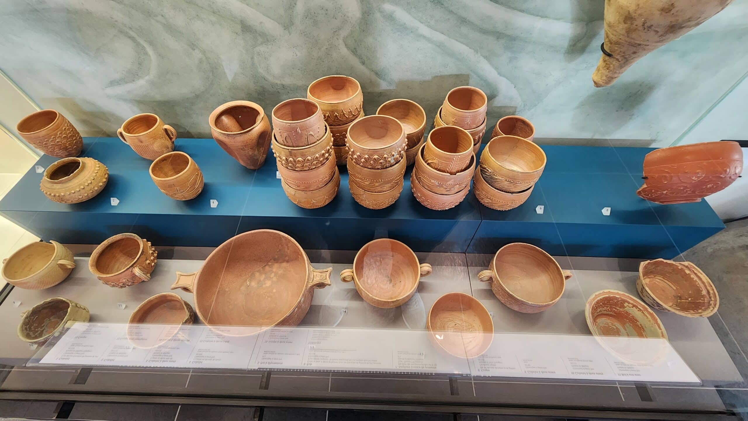 poteries exposé au musée antique