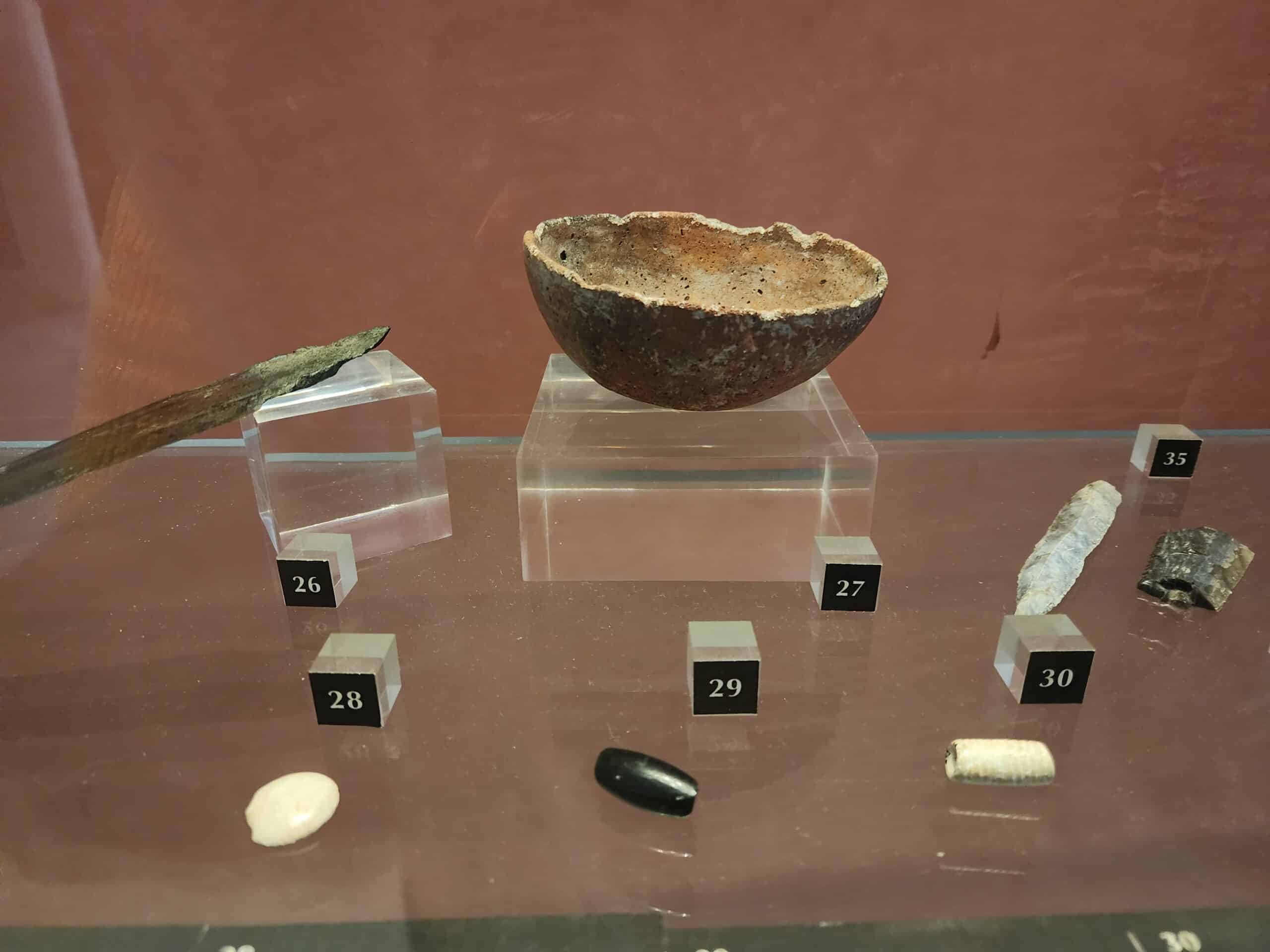 objets-préhistoire-musee-arles-antique