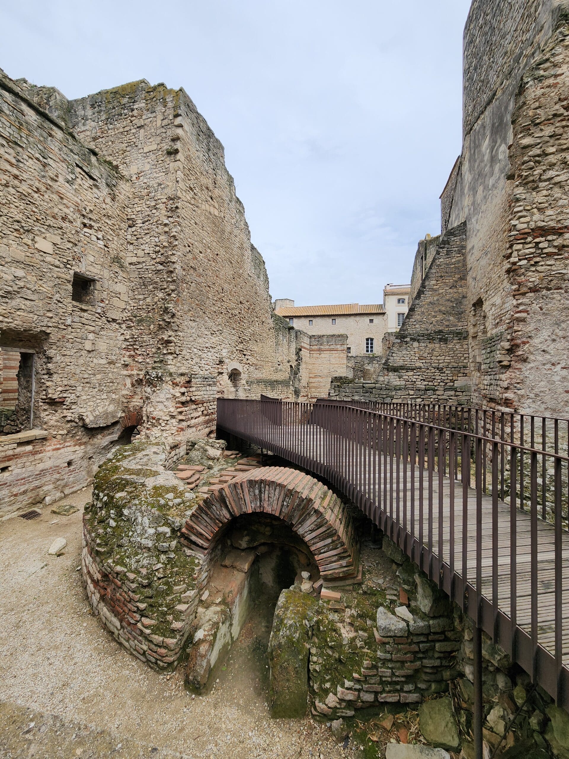 Passerelle pour protéger les vestiges