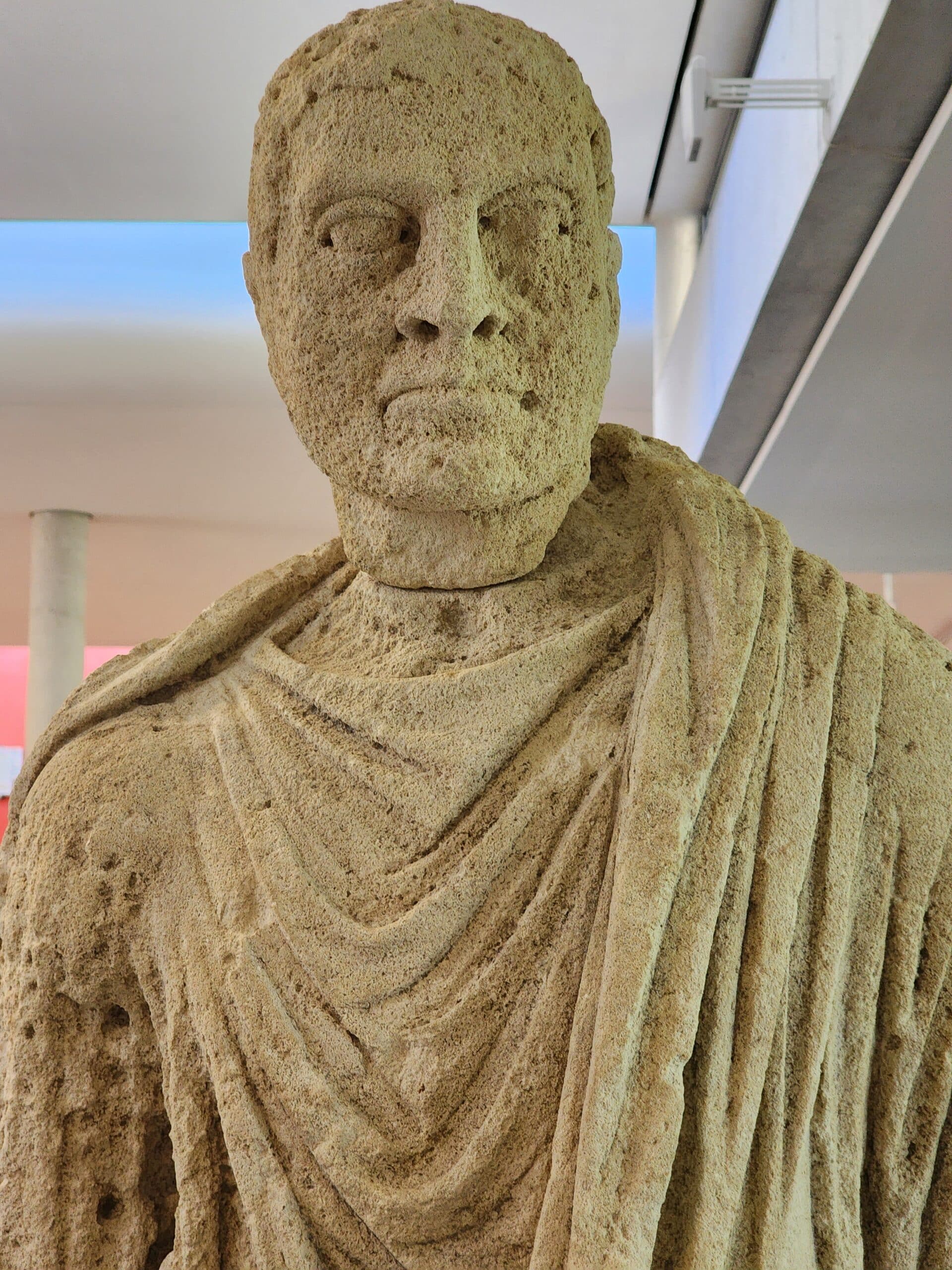 Statue au musée départemental antique d'Arles