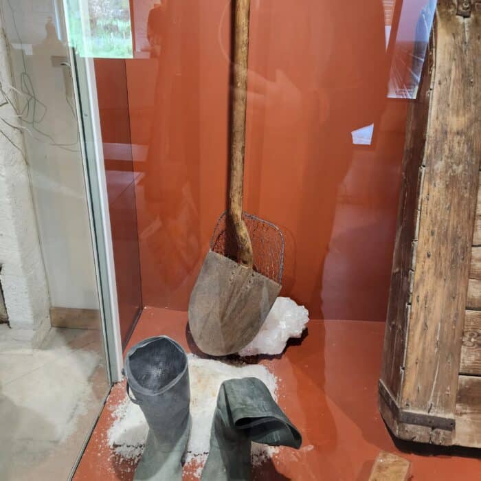 Pelle, bottes et sel