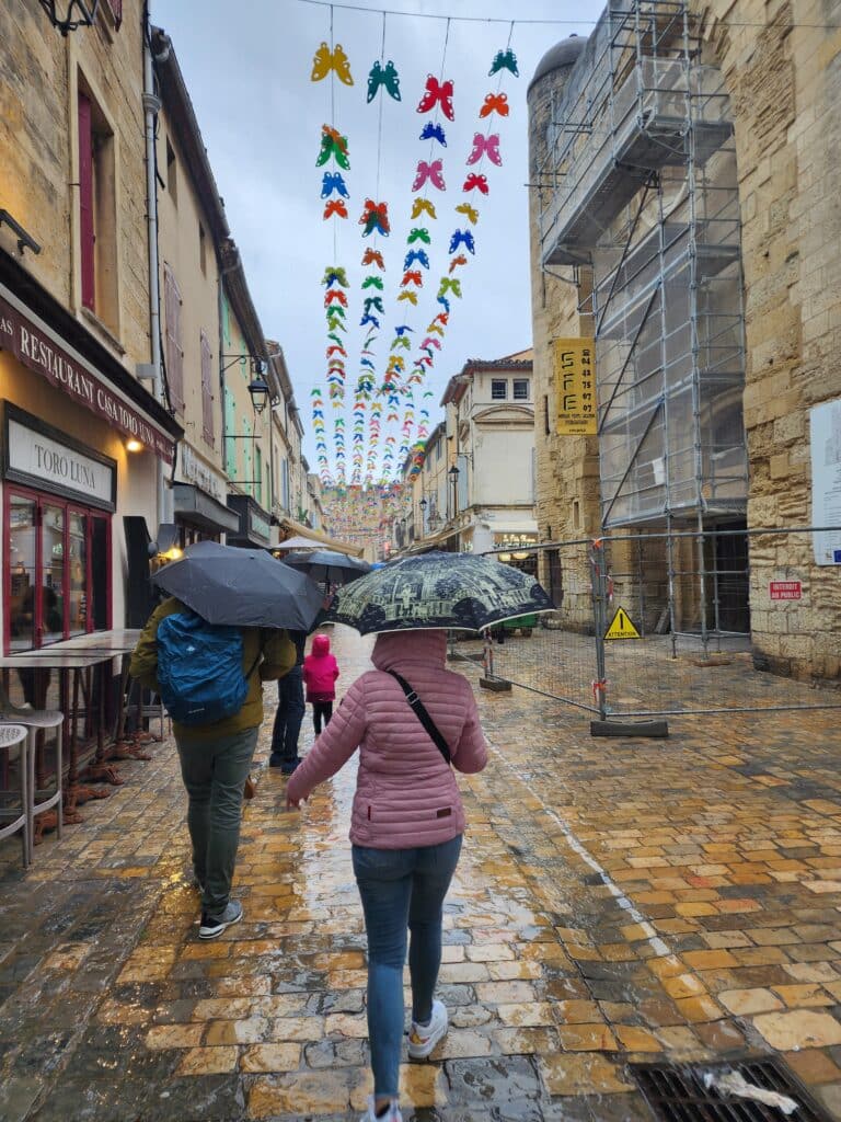 Parapluies à Aigues-Mortes
