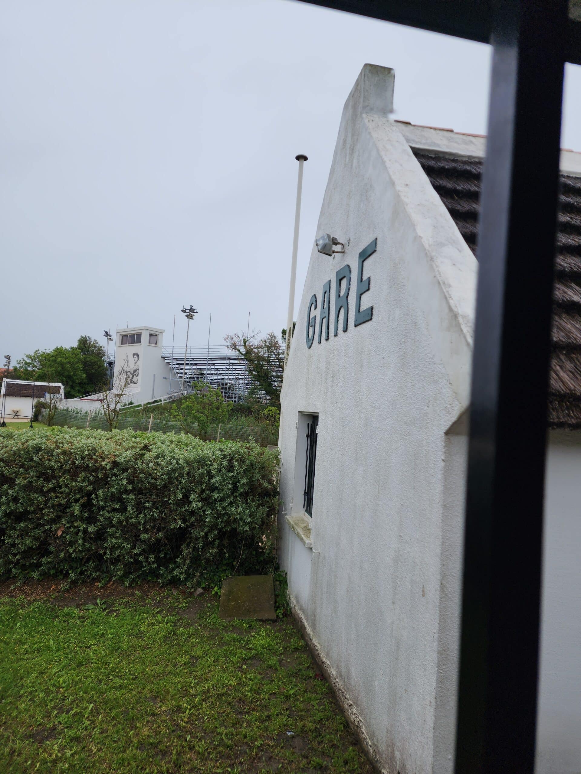 Gare d'embarquement pour le petit train de Méjanes