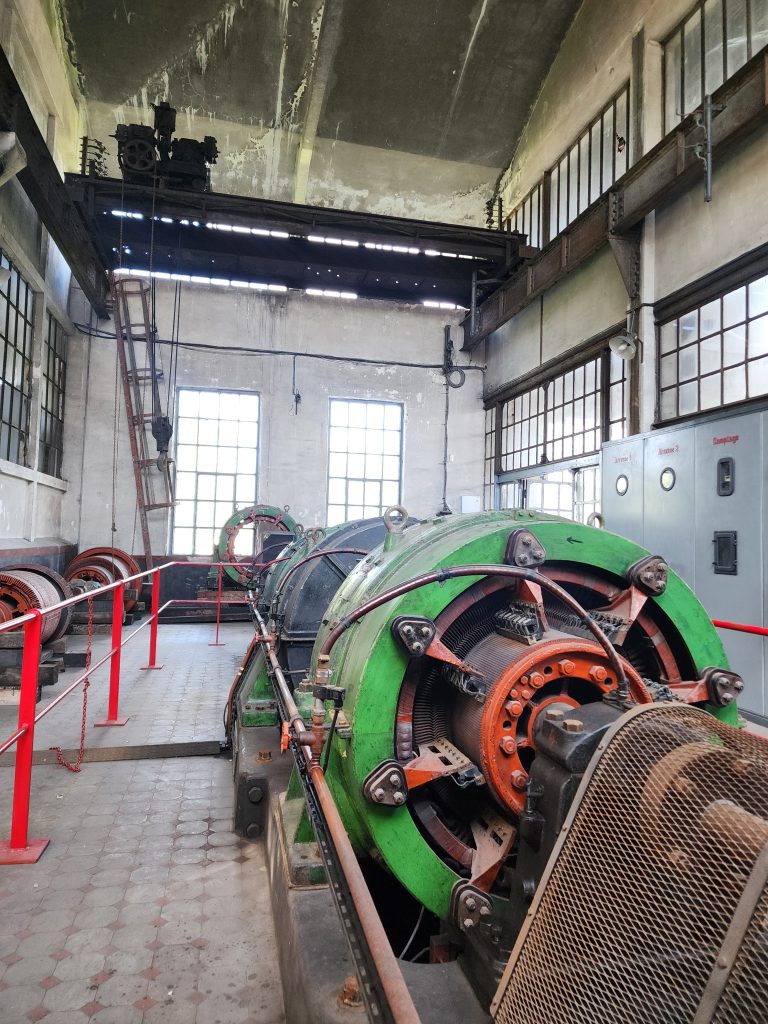 machine avec le devant vert