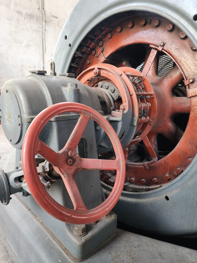 machine avec un volant