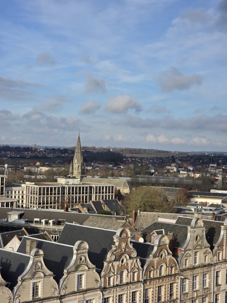 marche-noel-arras-journee-vue-eglise