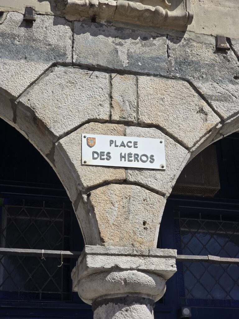 panneau place des Héros